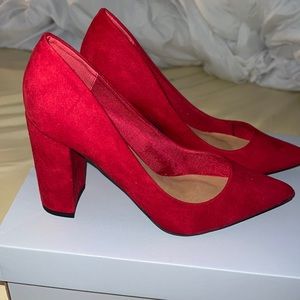 Red Pumps